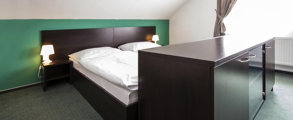 Garni Hotel Fellini Ziar nad Hronom Ngoại thất bức ảnh