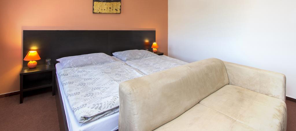 Garni Hotel Fellini Ziar nad Hronom Phòng bức ảnh