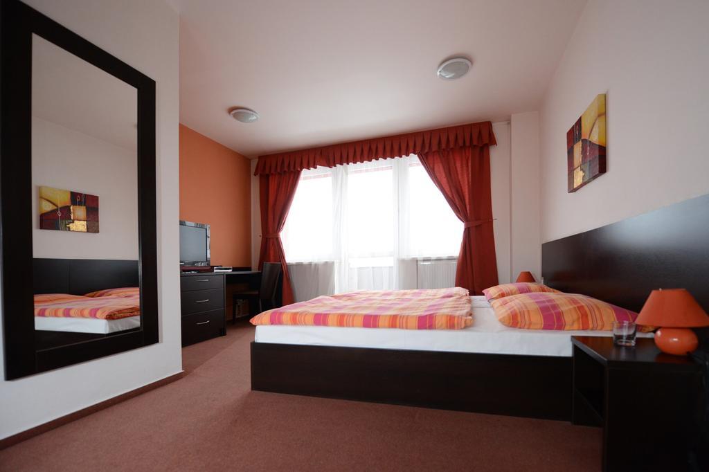 Garni Hotel Fellini Ziar nad Hronom Phòng bức ảnh