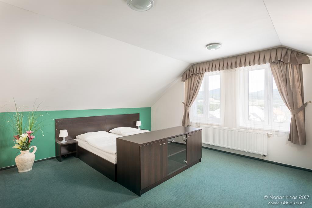 Garni Hotel Fellini Ziar nad Hronom Ngoại thất bức ảnh