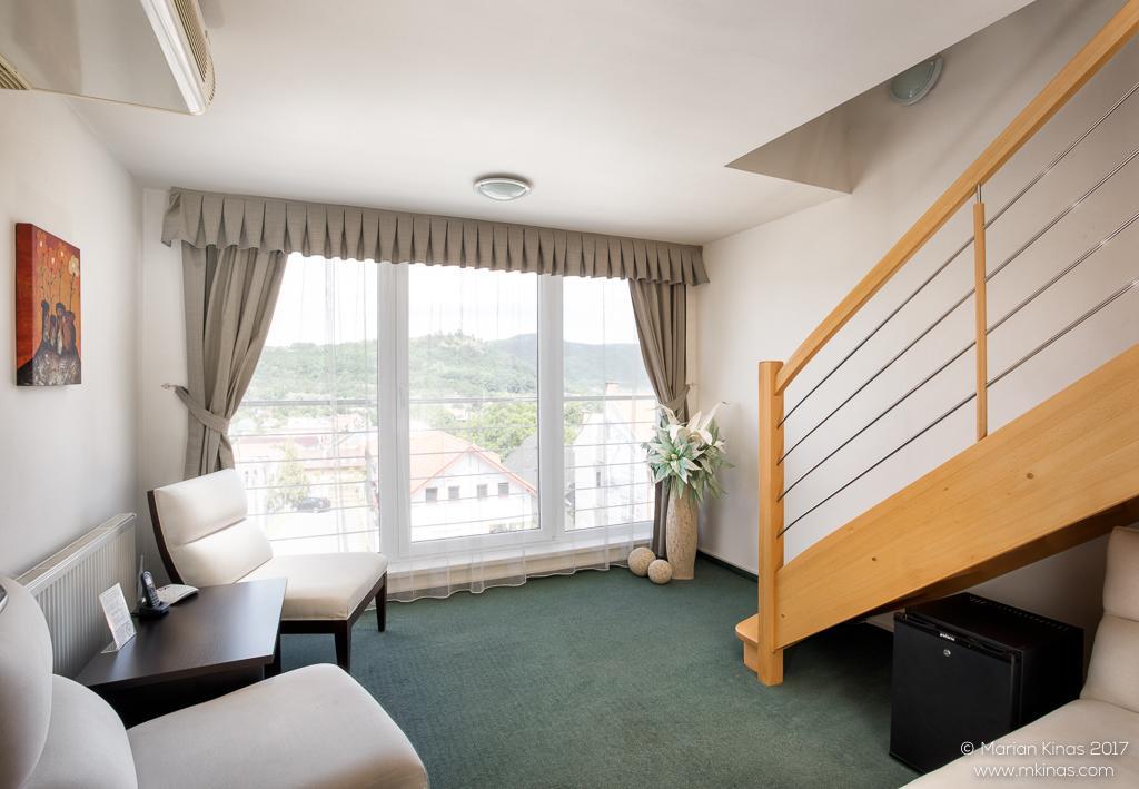Garni Hotel Fellini Ziar nad Hronom Ngoại thất bức ảnh